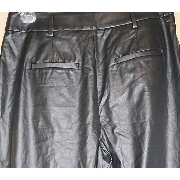 Banana Republic NWT Women's Black Vegan Leather Joggers Size 6 NEW t3 - Picture 4 of 8